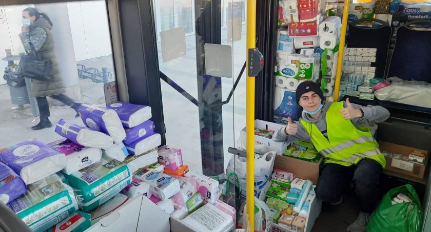 Gdańscy miłośnicy transportu pomagają Ukrainie. Autobus znów zbierze dary - Zdjęcie główne