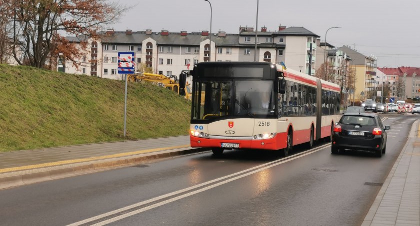 Nowa Warszawska blisko końca. Autobusy wracają na swoje przystanki - Zdjęcie główne