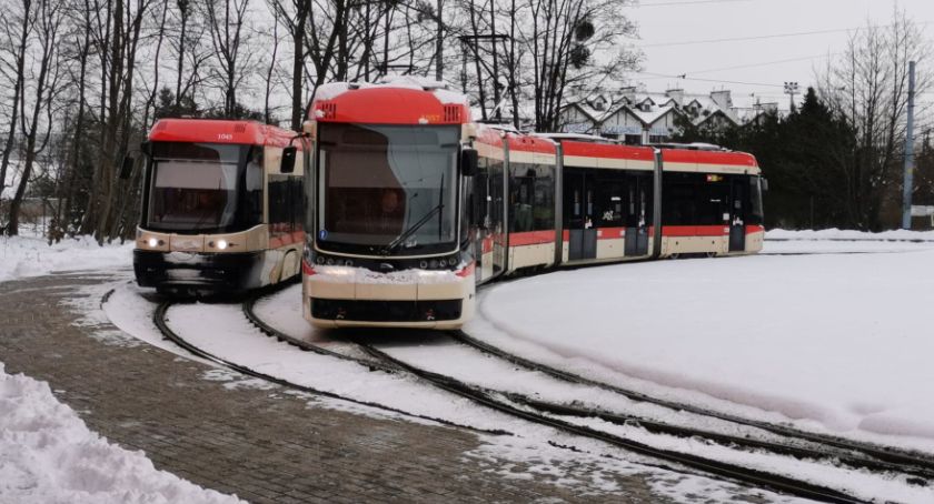 Kolejna awaria na sieci tramwajowej w dniu dzisiejszym. Utrudnienia na liniach 8 i 9 - Zdjęcie główne