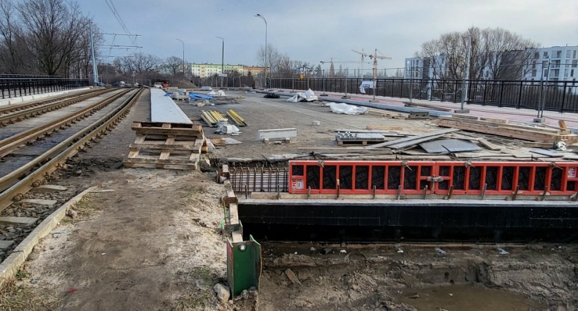 Wiadukt na Krasickiego jeszcze później. Brakuje materiałów - Zdjęcie główne