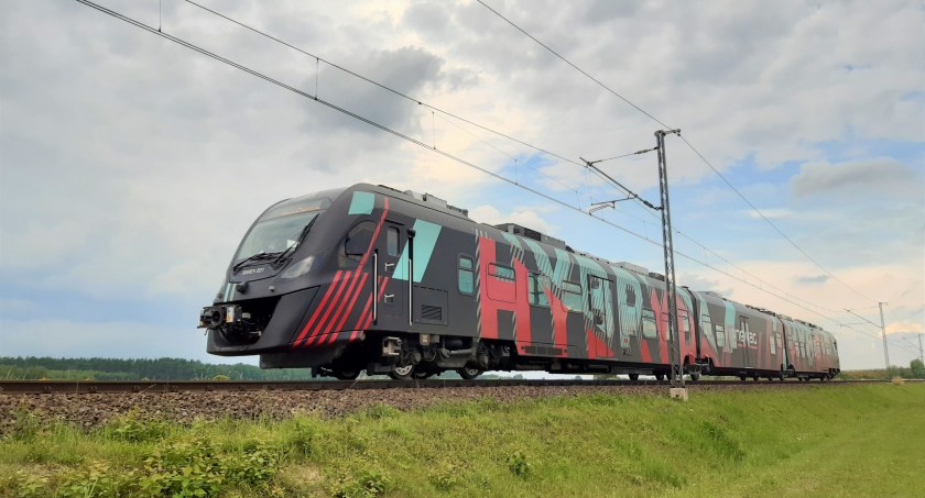 Hybrydowe pociągi pojadą linią PKM. Rząd dofinansuje zakup - Zdjęcie główne