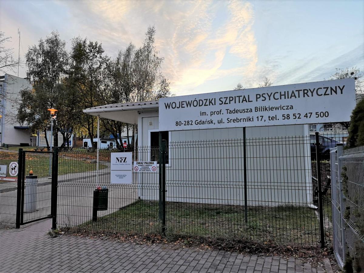 Kolejni medycy z koronawirusem. Nowe ognisko w szpitalu psychiatrycznym - Zdjęcie główne