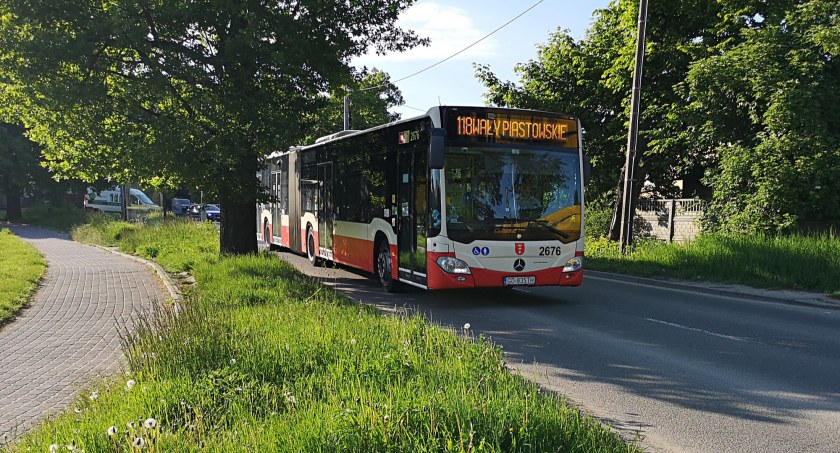 Nowe linie, zmiany tras i cięcia kursów. Powakacyjna siatka połączeń ZTM - Zdjęcie główne