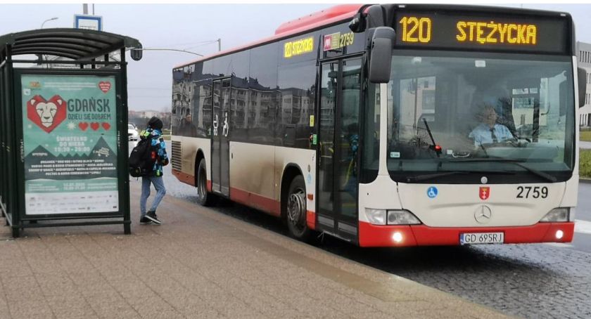 Poberlińskie Mercedesy od miesięcy stoją w zajezdni. Dlaczego? - Zdjęcie główne