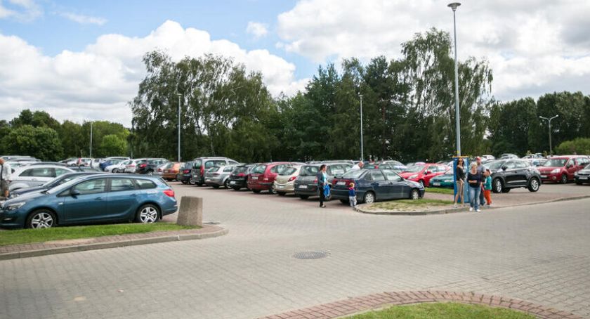 Ruszają parkingi przy plażach. Ile będzie w tym roku kosztować parkowanie? - Zdjęcie główne