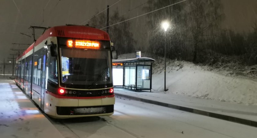 Dodatkowe tramwaje i autobusy na Sylwestra i Nowy Rok - Zdjęcie główne