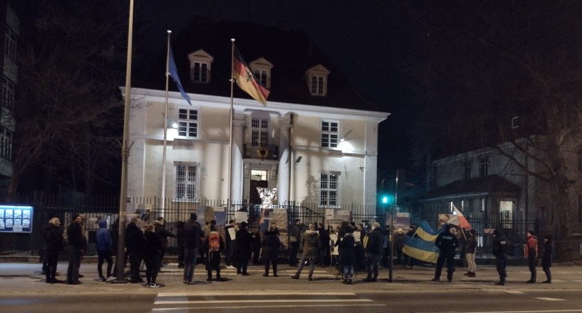 Protest pod konsulatem Niemiec: "Stop bierności Zachodu" - Zdjęcie główne