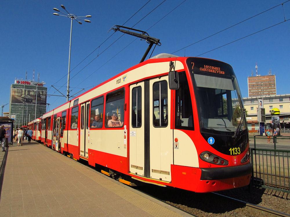 Pasażerowie linii 3, 7 i 10 narzekają na stan tramwajów. Kiedy poprawa? - Zdjęcie główne