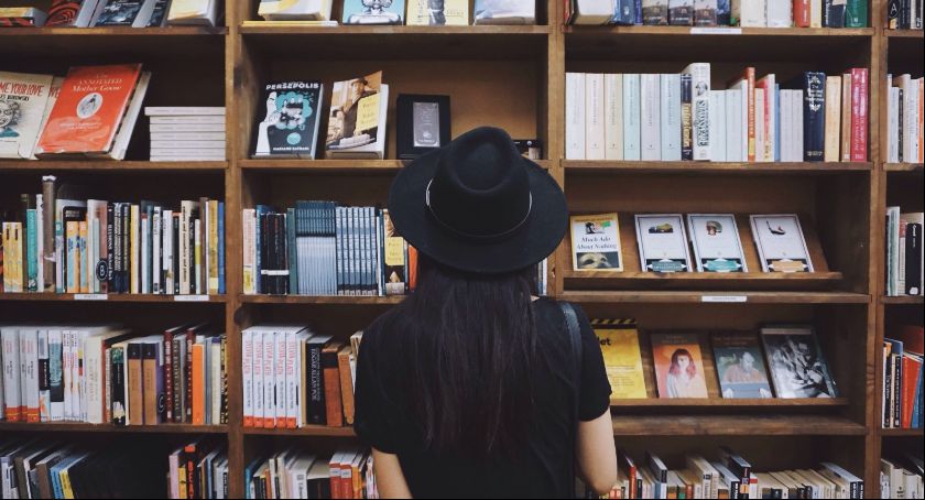 Książkę z biblioteki dostarczą do domu. Jak z tego skorzystać? - Zdjęcie główne