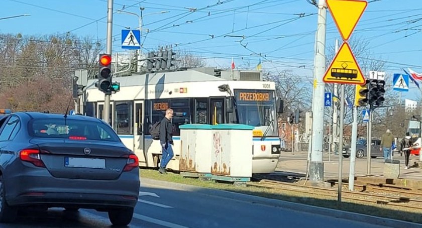 Najpierw awaria, potem wykolejenie. Trudne popołudnie na torach tramwajowych - Zdjęcie główne