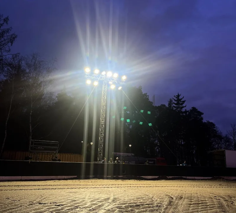Na stadionie żużlowym na Golęcinie pojawiło się oświetlenie - Zdjęcie główne