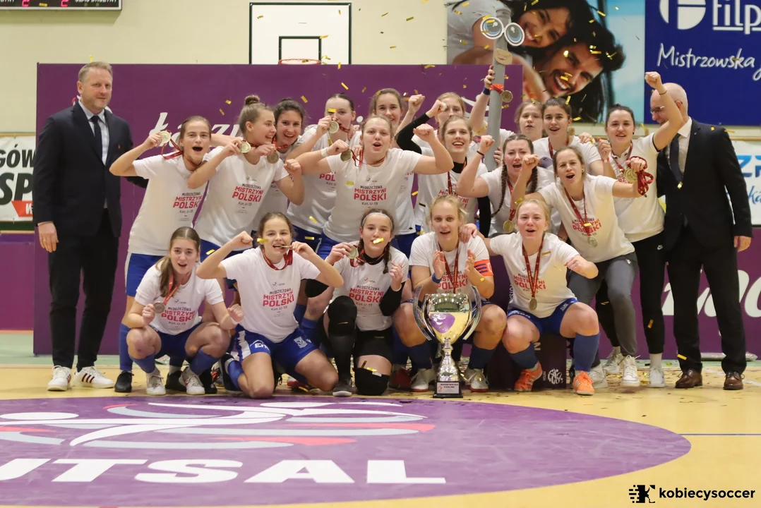 Futsalistki AZS-u UAM Poznań ze złotym medalem mistrzostw Polski - Zdjęcie główne