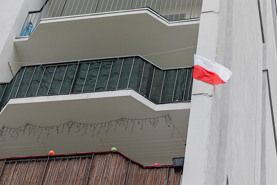 Dzień Flagi 2021. Na łódzkich ulicach i balkonach nie brakuje flag [zdjęcia] - Zdjęcie główne