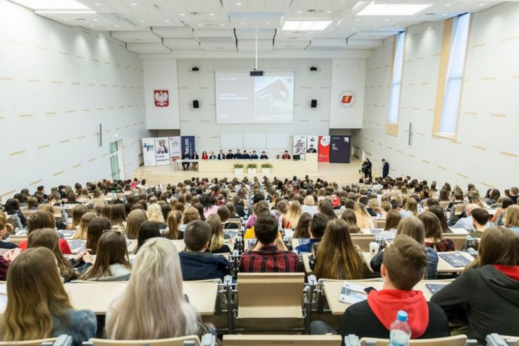 Jak będzie wyglądać semestr letni na uczelniach w Łodzi? Czy studenci mają szansę na stacjonarne zajęcia?  - Zdjęcie główne