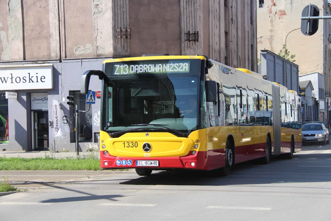 Będzie zmiana w kursowaniu autobusów i tramwajów MPK Łódź. Na ulicach Łodzi odbędzie się Bieg Fabrykanta i Parada Wolności - Zdjęcie główne