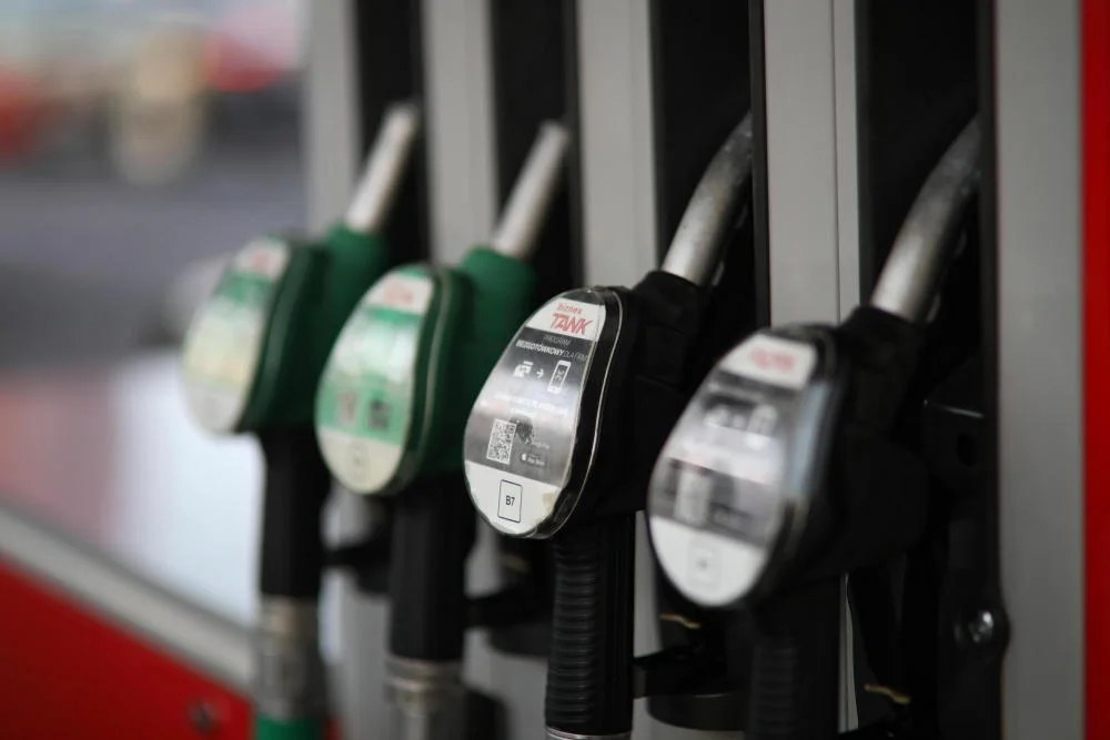 Ceny paliw znów idą w górę? Sprawdźcie, ile zapłacimy za benzynę, gaz i ropę  - Zdjęcie główne