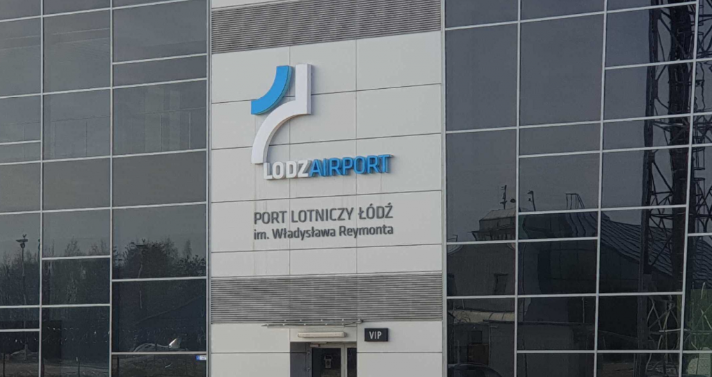 Lockdown krzyżuje plany lotniska Lublinek. Miały być loty po Europie, a jest… kompletna pustka - Zdjęcie główne