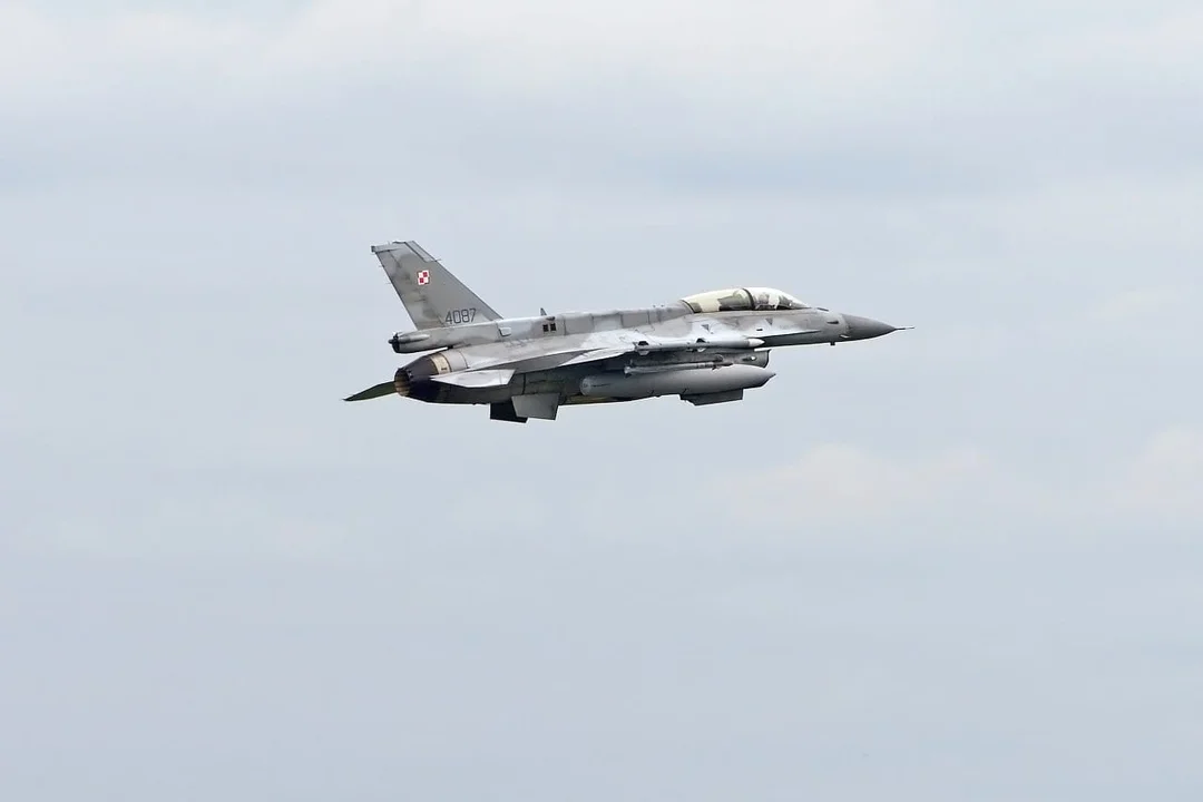 F-16 latały nad Łodzią. Port Lotniczy Łódź komentuje „Pół Łodzi słyszało” [ZDJĘCIE] - Zdjęcie główne