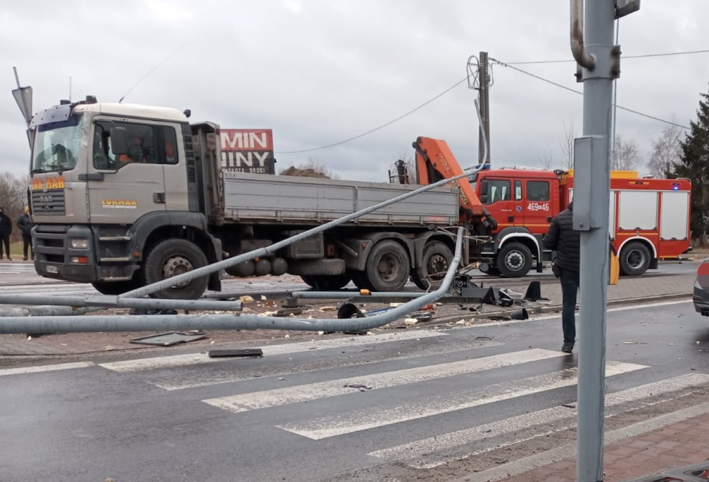 Łódzkie. Śmiertelny wypadek w Rzgowie. Zderzyło się pięć samochodów! [zdjęcia] - Zdjęcie główne