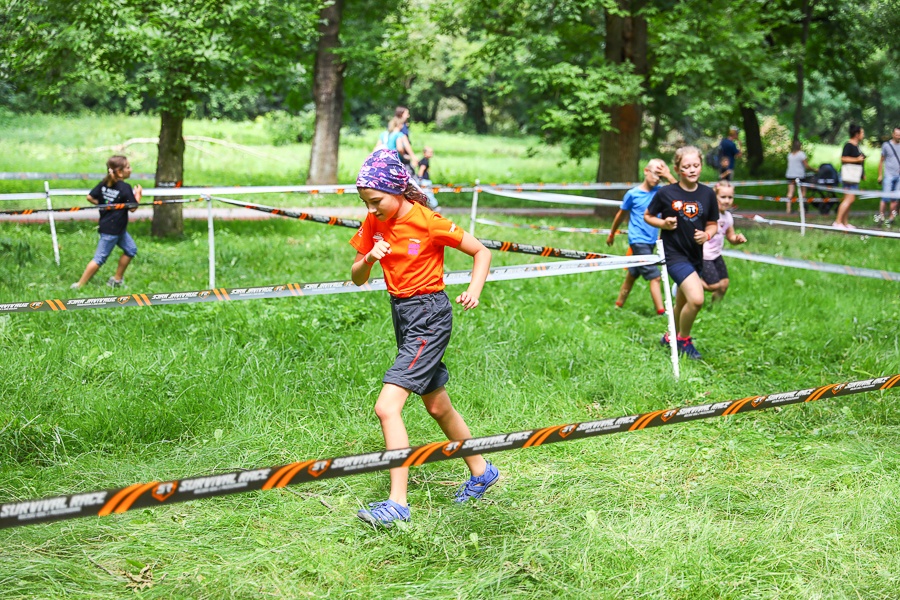 Survival Race Kids w Łodzi. Były biegi z przeszkodami i błoto [zdjęcia] - Zdjęcie główne