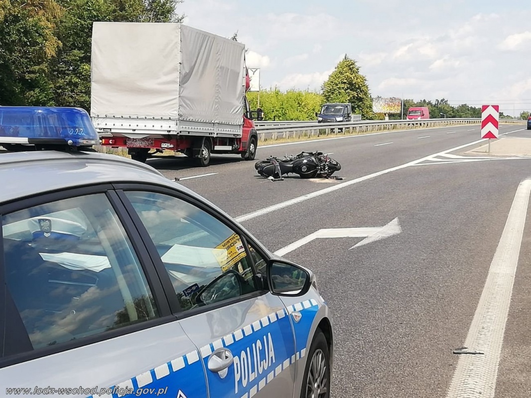 Wypadek przy zjeździe na Łódź od strony południowej. Motocyklista bez uprawnień [AKTUALIZACJA + ZDJĘCIA] - Zdjęcie główne