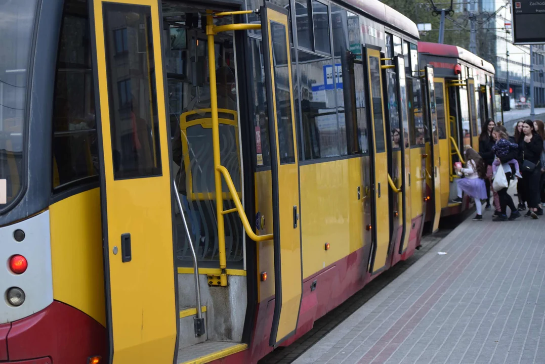 Kolejne zatrzymania tramwajów w Łodzi. Kursuje komunikacja zastępcza - Zdjęcie główne