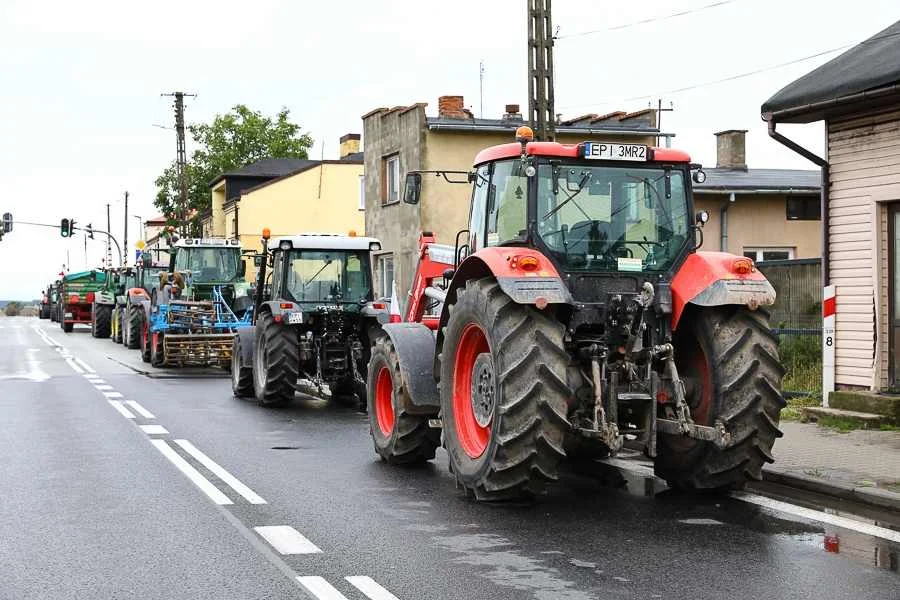 Protest rolników – pojawiło się kilkaset maszyn. Sytuacja na drogach w Łódzkiem - Zdjęcie główne