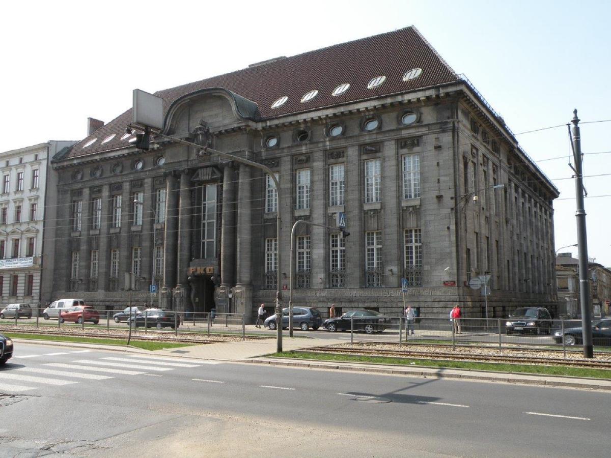 Zabytkowy pałac PKO BP w Łodzi na sprzedaż. Czy znajdą się chętni? - Zdjęcie główne