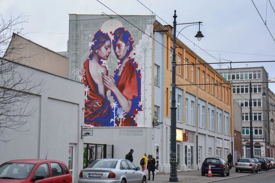 Kobieca przyjaźń i siostrzeństwo tematami nowego łódzkiego muralu! [zdjęcia]  - Zdjęcie główne