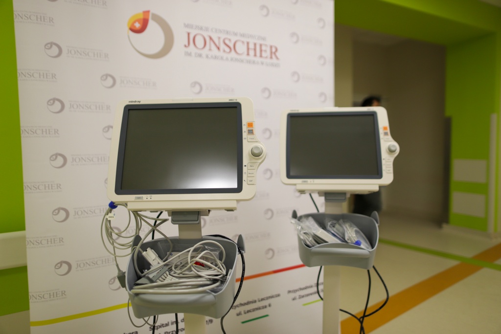 Kardiomonitory dla miejskiego szpitala! Specjalistyczny sprzęt od darczyńcy posłuży chorym na Covid - Zdjęcie główne