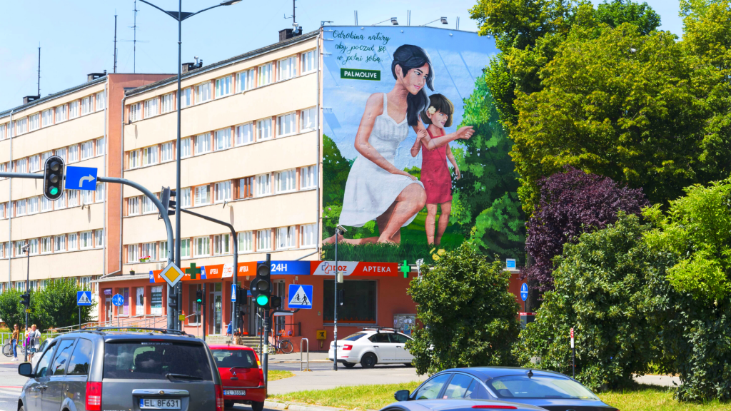 W Łodzi pojawił się nowy mural. Łączy się z naturalną zielenią. Gdzie go zobaczymy? [ZDJĘCIA] - Zdjęcie główne