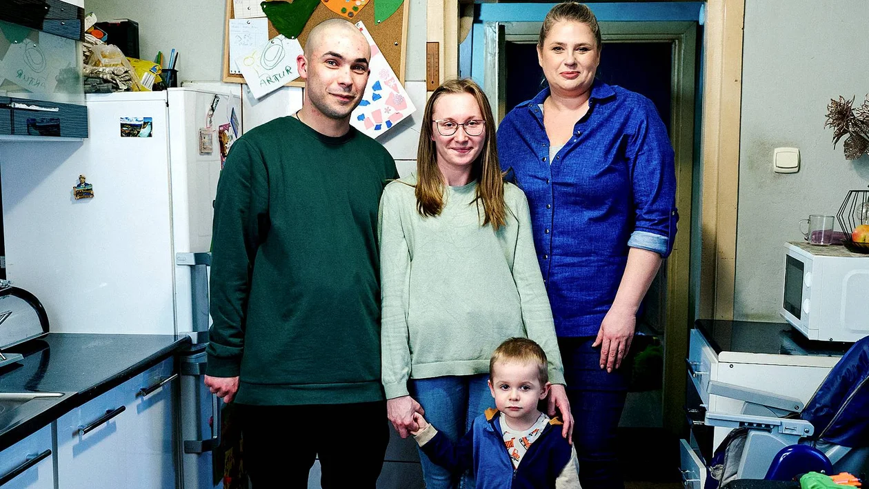 2-letni Arturek stracił oko w walce z nowotworem. Ekipa Polsatu dała rodzinie nowy dom. Teraz potrzeba dużych pieniędzy na leczenie - Zdjęcie główne