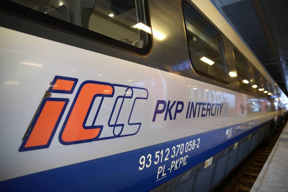 Pociągi Łódź. PKP Intercity: Od 15 maja znów będzie można kupić bilety na wszystkie miejsca w pociągu - Zdjęcie główne