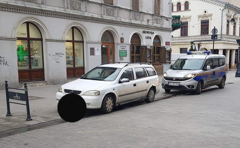 Beztroski Gruzin bez prawa jazdy i badań technicznych zatrzymany na ul. Piotrkowskiej - Zdjęcie główne