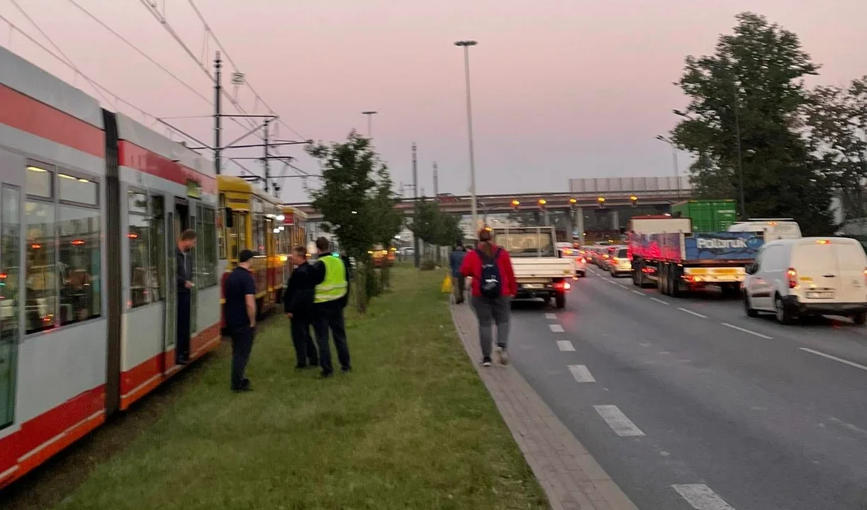 Dzień dobry po łódzku? „Dalej nie pojedziemy, mamy awarię”. Tramwaje MPK Łódź stanęły - Zdjęcie główne