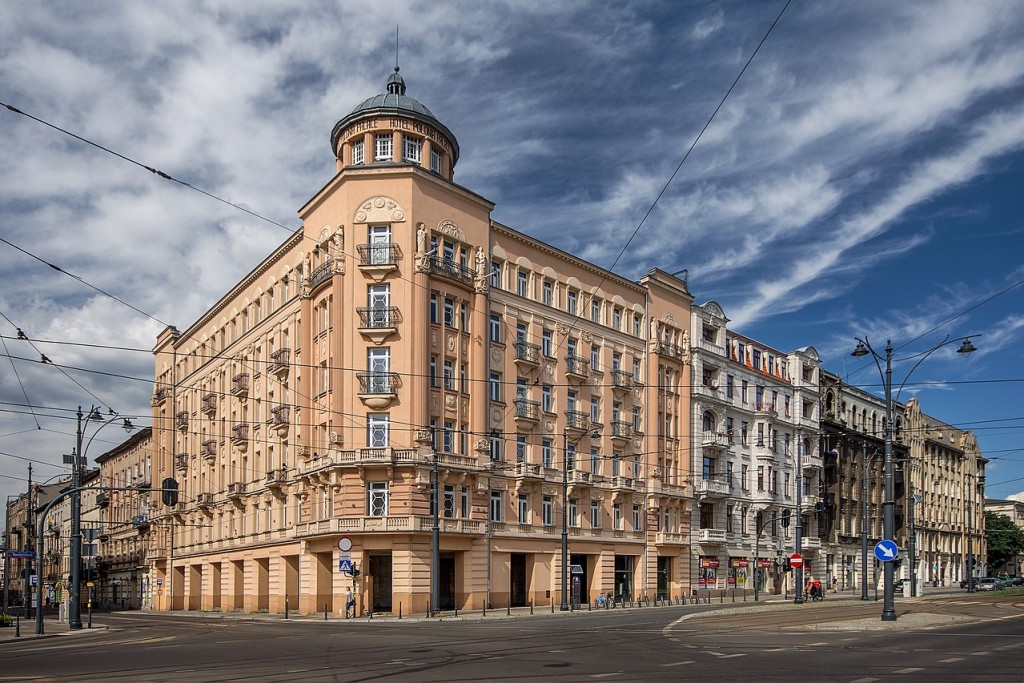 Hotel Polonia przechodzi renowację, by stać się pałacem  - Zdjęcie główne