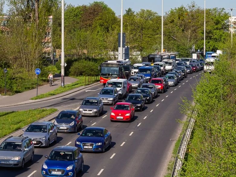 Łódź w czołówce miast przyjaznych kierowcom. Ranking Oponeo.pl i aplikacji Yanosik.pl - Zdjęcie główne