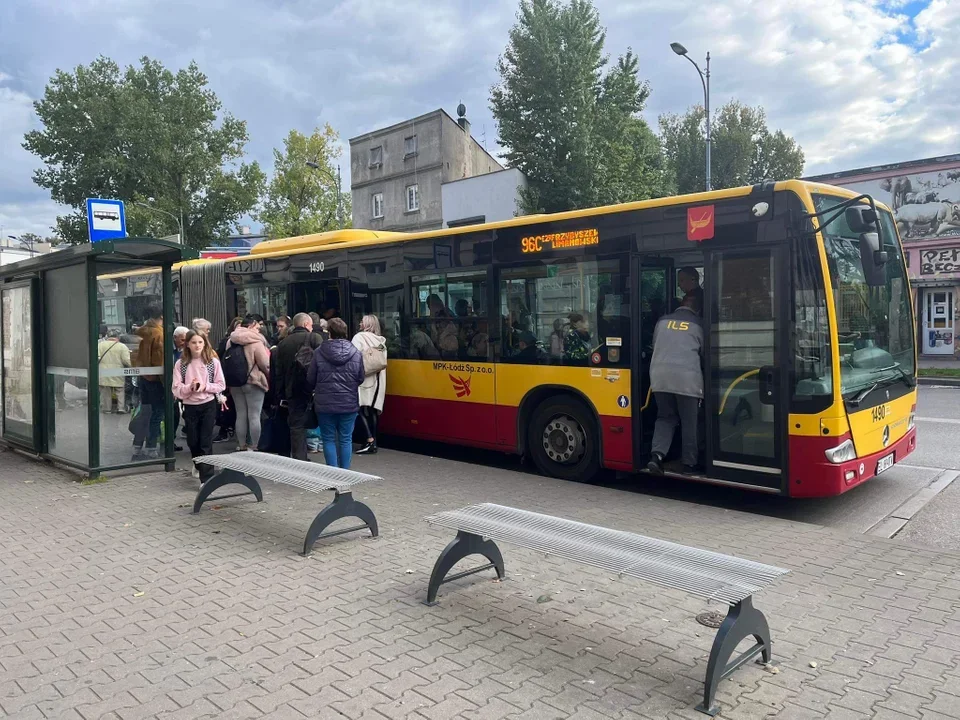 Utrudnienia dla podróżnych i kierowców. Zmiany w kursowaniu autobusów MPK Łódź w weekend - Zdjęcie główne