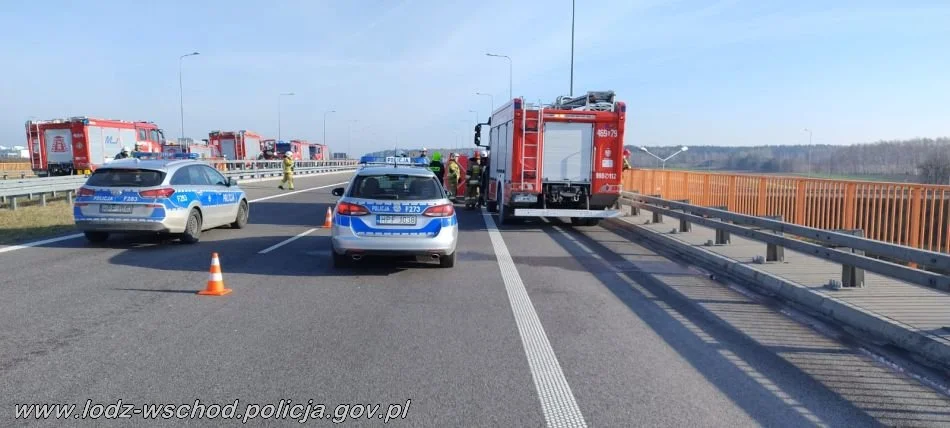 Tragiczny wypadek na autostradzie A1 pod Łodzią. Nie żyje pasażer busa - Zdjęcie główne