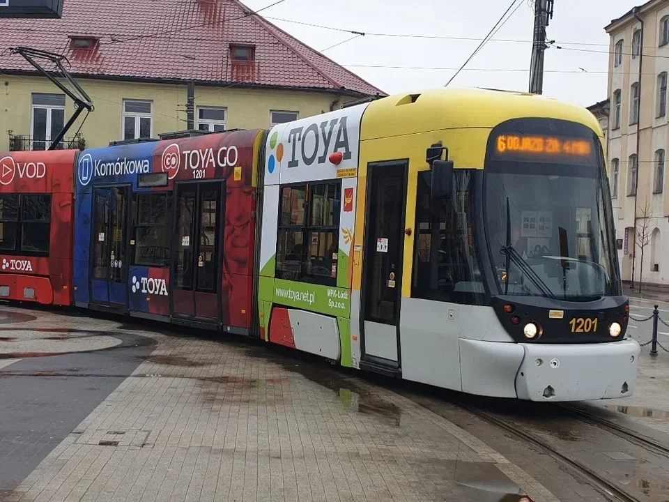 Zatrzymania tramwajów MPK w Łodzi i Zgierzu. Sprawdźcie, gdzie trzeba dłużej poczekać na miejski transport - Zdjęcie główne
