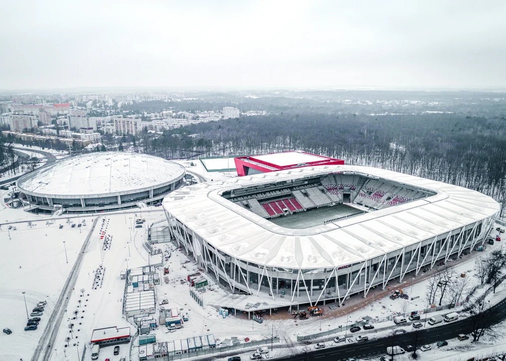 Stadion Króla z lotu ptaka w zimowej aurze robi wrażenie - Zdjęcie główne
