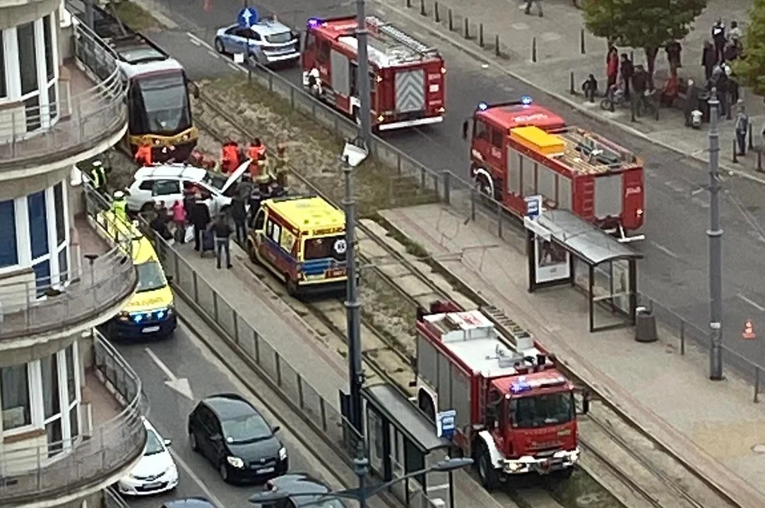 Wypadek z udziałem tramwaju w Łodzi. Uwaga, pasażerowie MPK: są utrudnienia - Zdjęcie główne
