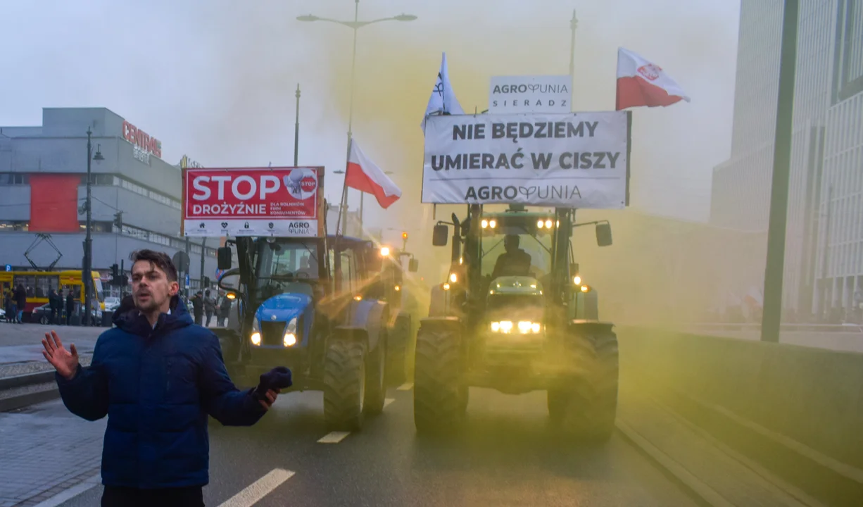 Protest rolników w Łodzi. Traktory zablokowały centrum miasta [zdjęcia] - Zdjęcie główne