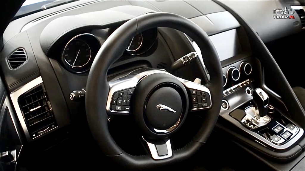 Jaguar i Land Rover pod jednym dachem. Nowy salon w Łodzi [WIDEO] - Zdjęcie główne