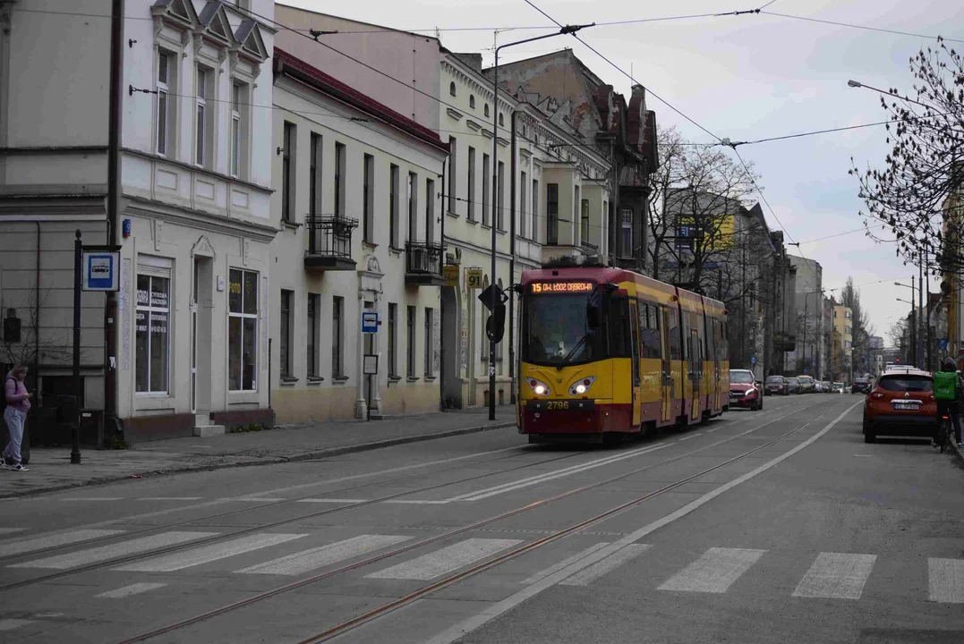 Zatrzymanie tramwajów w centrum Łodzi. Wprowadzono objazdy i komunikację zastępczą - Zdjęcie główne