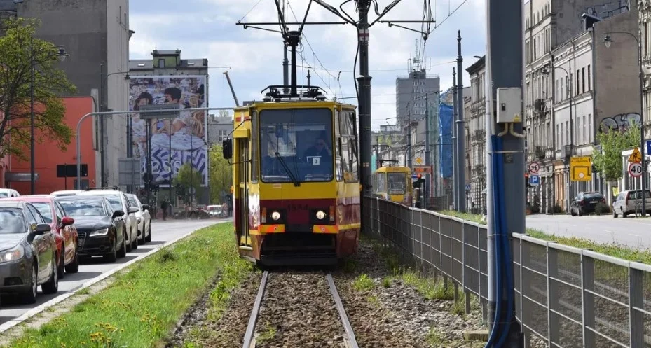 Tramwaje MPK znów jeżdżą al. Włókniarzy. Udało się zatamować wyciek piany na tory - Zdjęcie główne