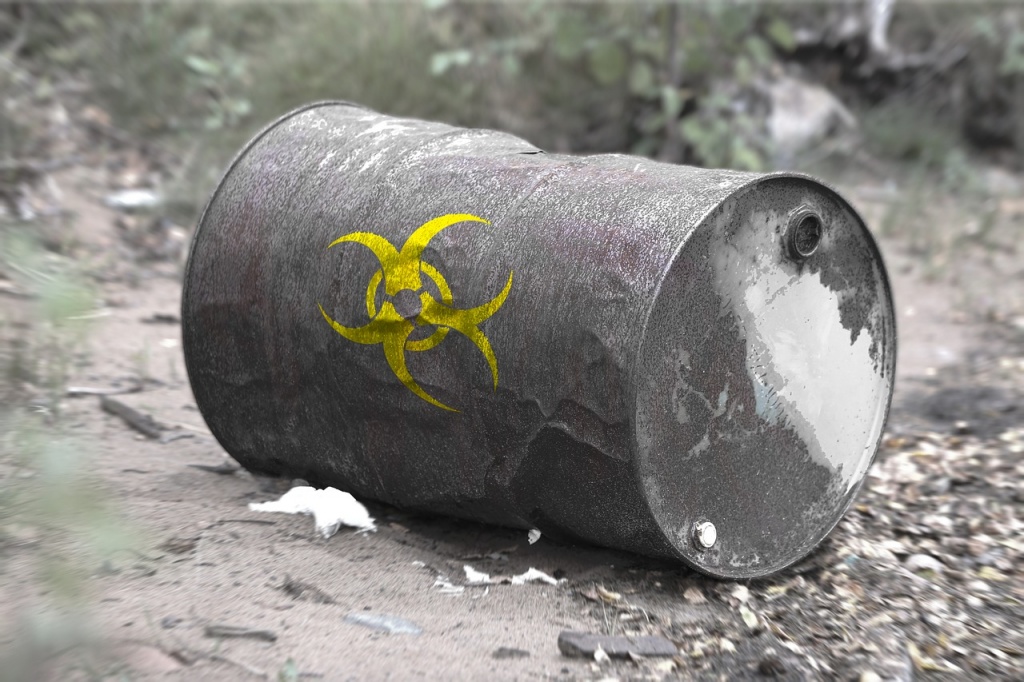 Znaczny wyciek niebezpiecznej substancji w Zgierzu. Czy to tykająca ekologiczna bomba? - Zdjęcie główne