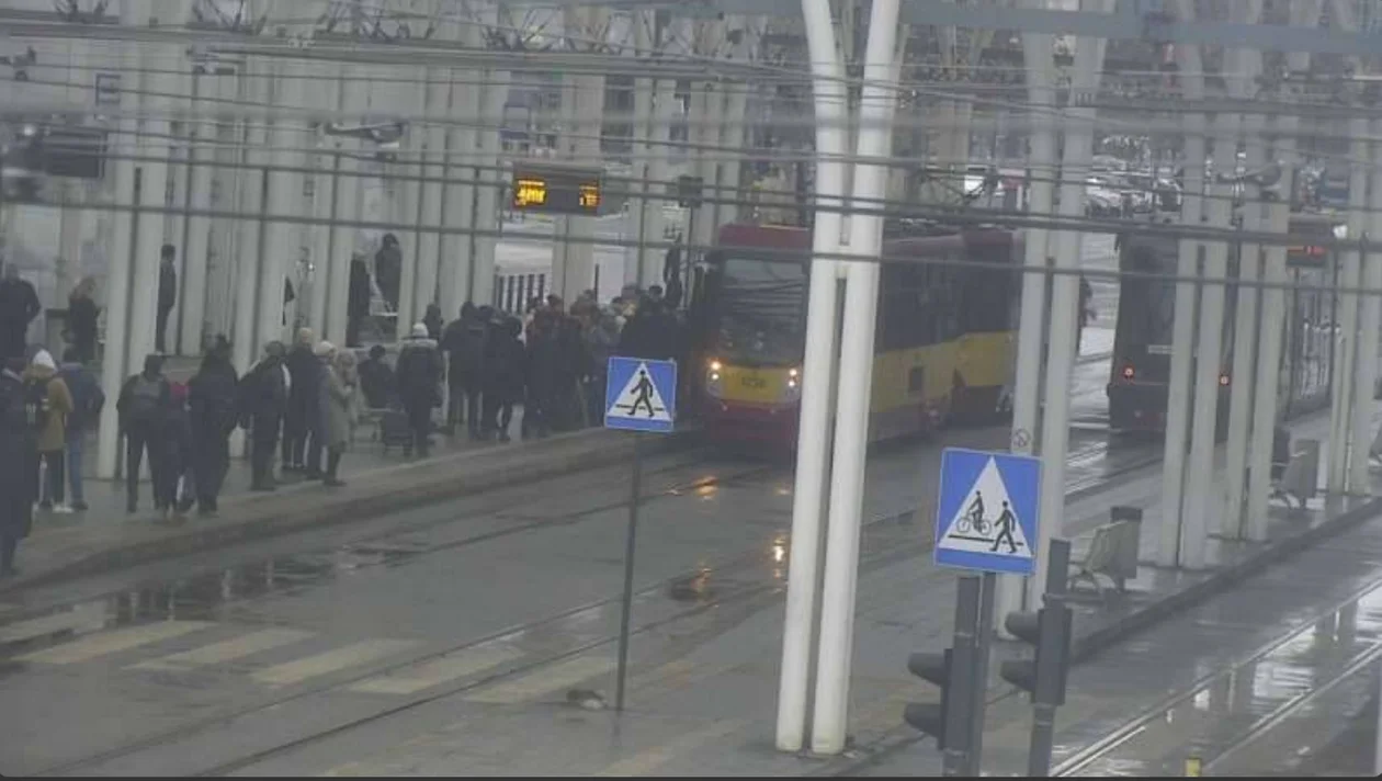 Tramwaje MPK Łódź stanęły w centrum miasta. Zatrzymanie na siedmiu liniach tramwajowych - Zdjęcie główne