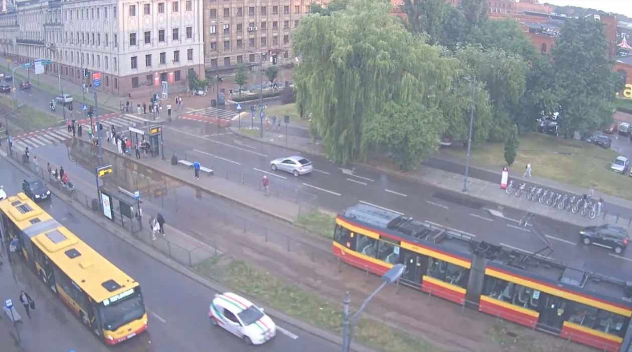 Trochę popadało i tramwaje MPK Łódź stanęły. Sprawdź, gdzie są utrudnienia - Zdjęcie główne