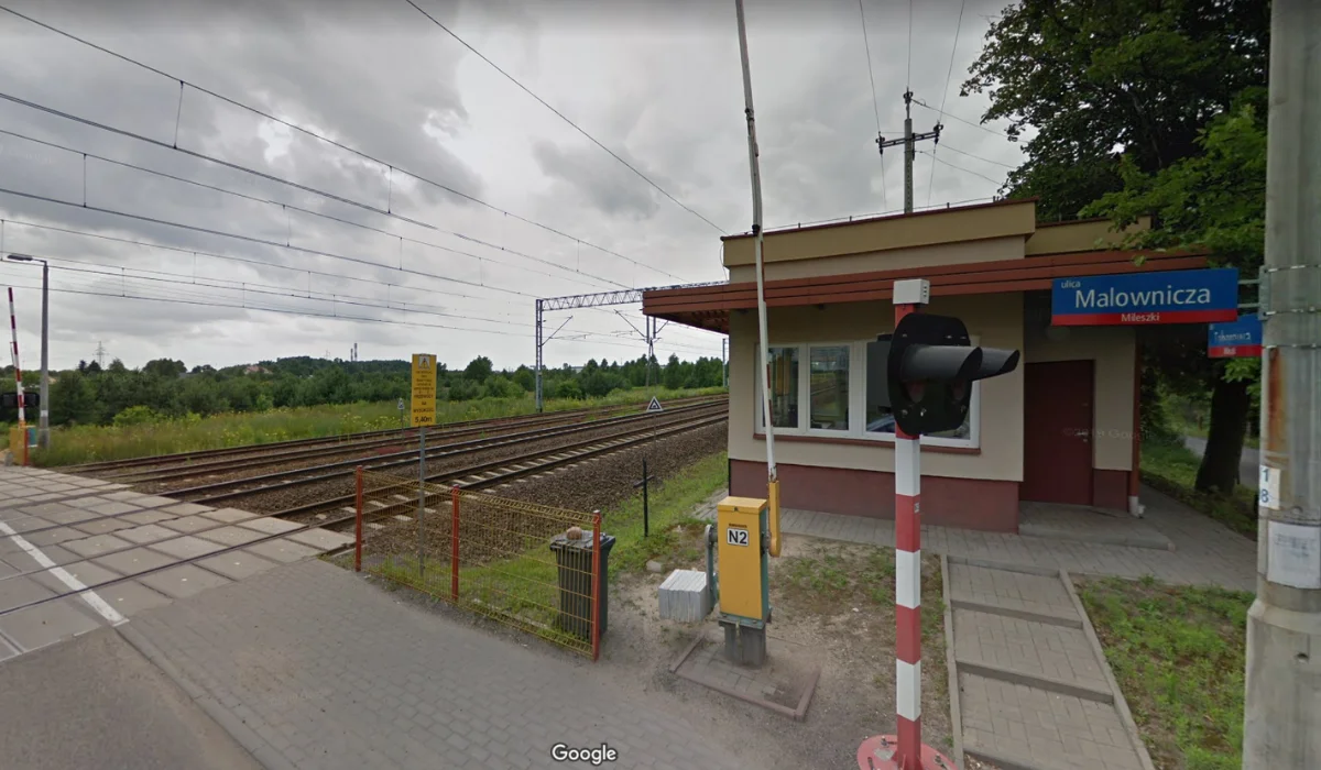 Śmiertelny wypadek na przejeździe kolejowym w Łodzi. Dwie osoby potrącone przez pociąg. Jedna nie żyje - Zdjęcie główne
